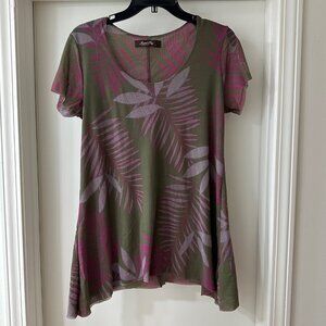 Sweet Pea Olive Green & Pink Short-Sleeved Top, Size Medium